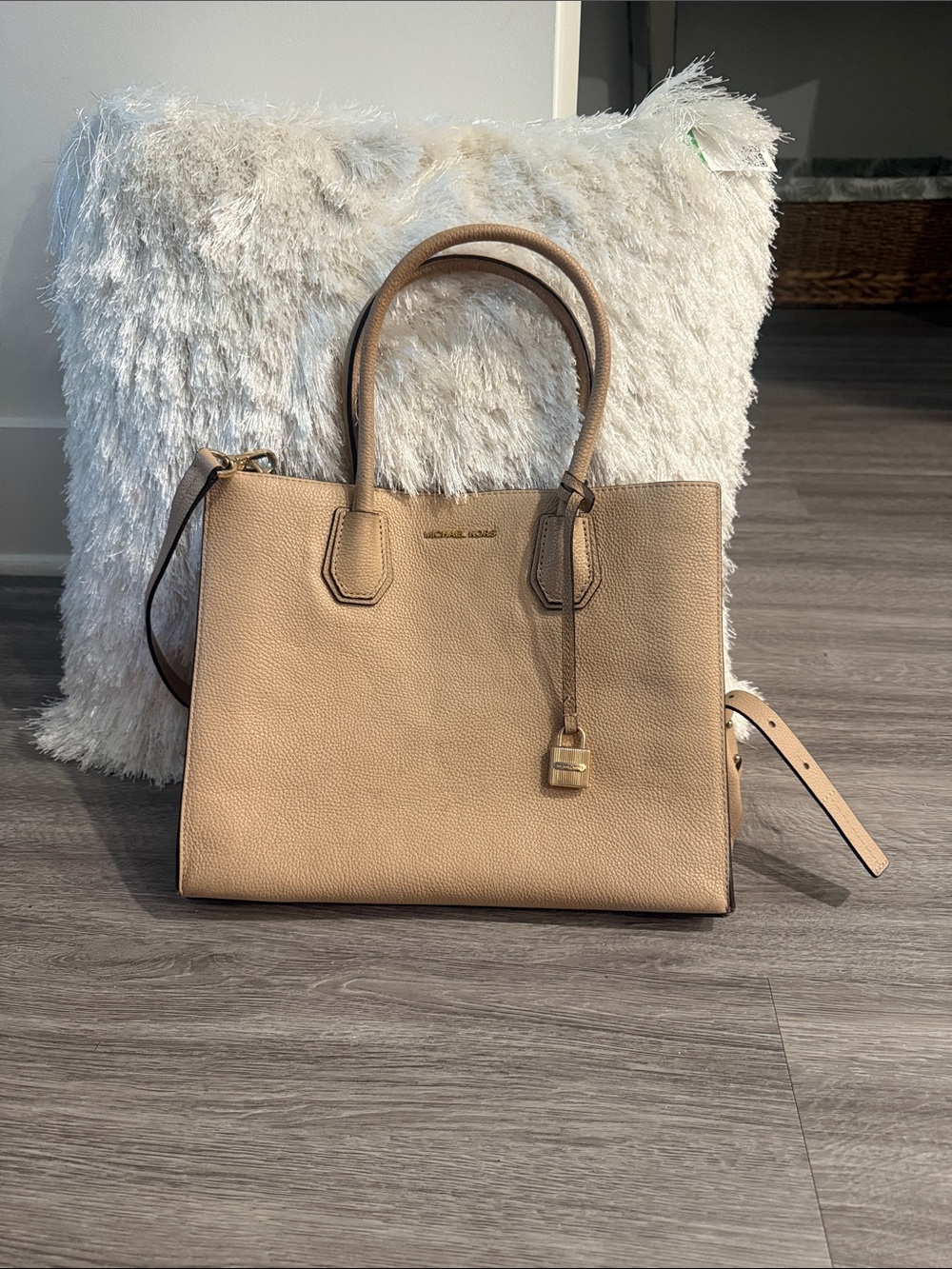 Michael Kors satchel w crossbody strap